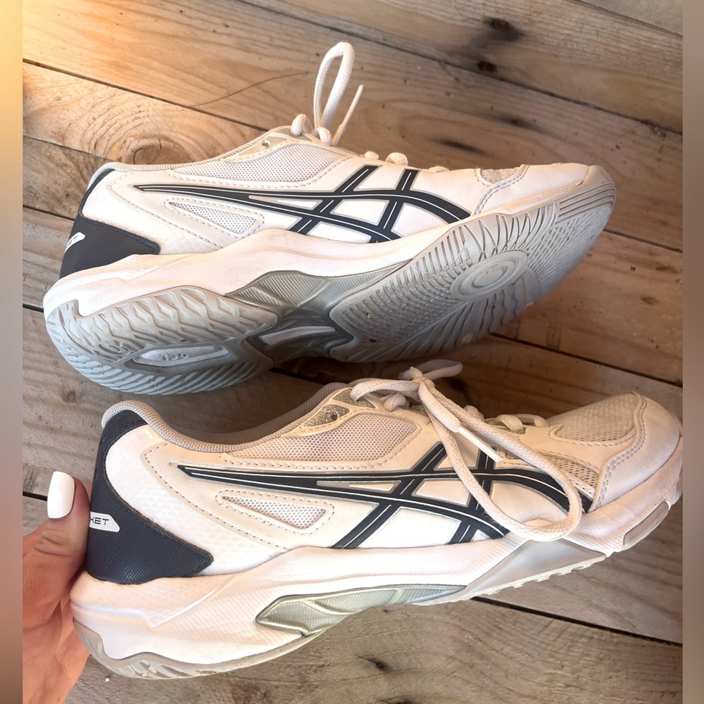 ASICS Women's White, Navy, Silver Athletic Volleyball Sneakers Sz 8